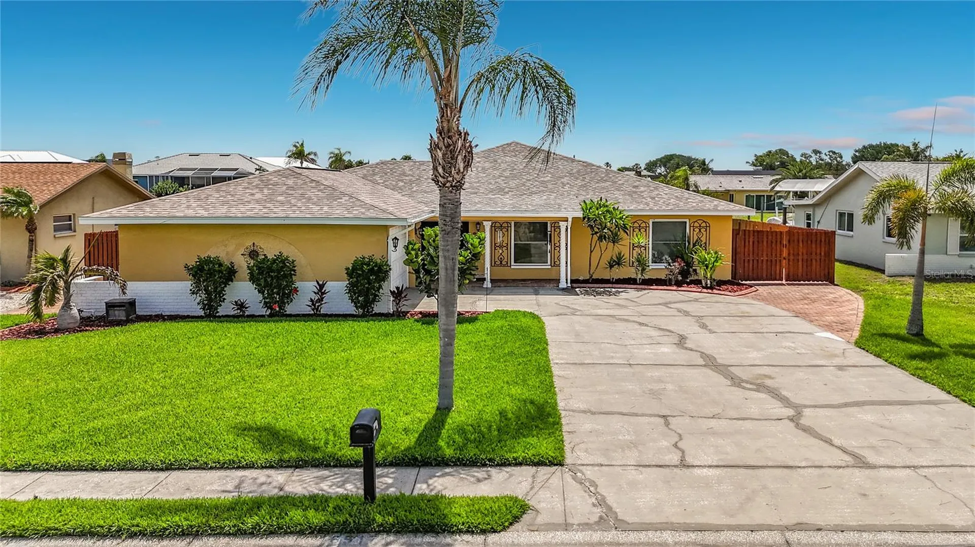 6517 Solitaire Palm Way Apollo Beach FL 33572