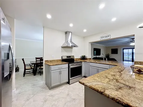 6517 Solitaire Palm Way Apollo Beach FL 33572