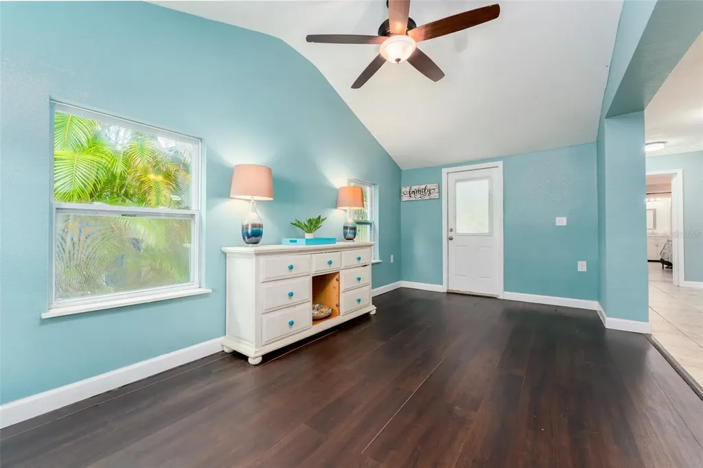 130 41st Avenue NE St Petersburg FL 33703