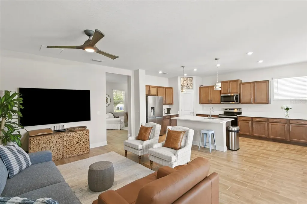 2501 17th Street N St Petersburg FL 33713
