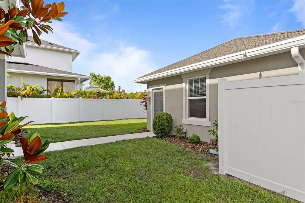 2501 17th Street N St Petersburg FL 33713