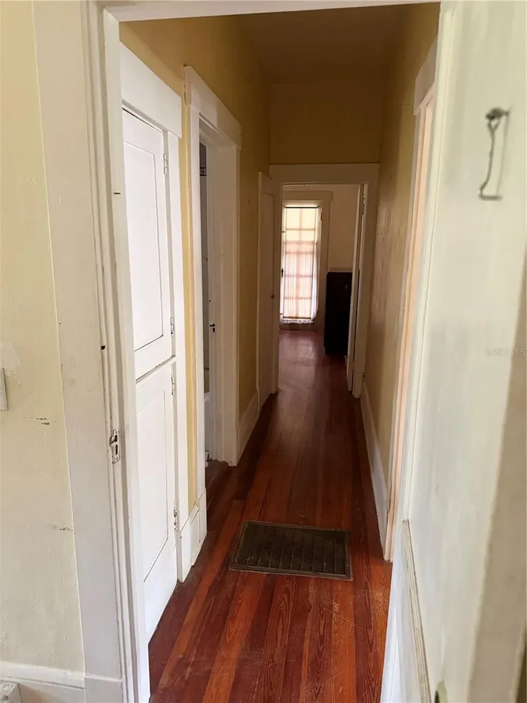 528 N Adelle Avenue Deland FL 32720