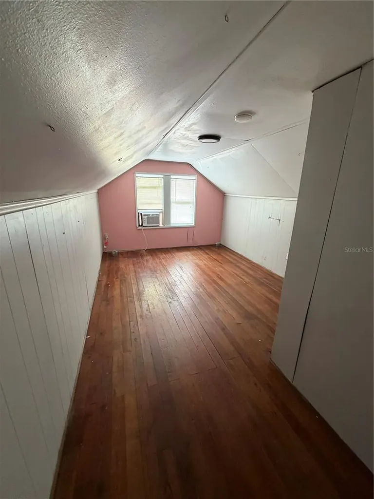 528 N Adelle Avenue Deland FL 32720