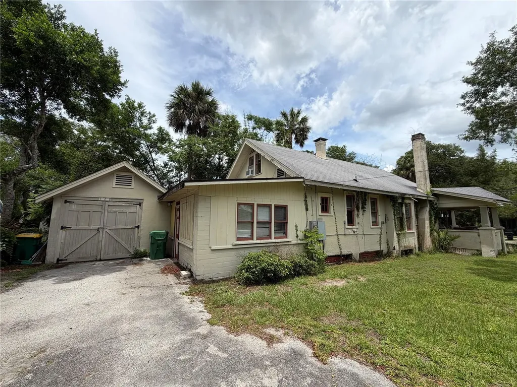 528 N Adelle Avenue Deland FL 32720