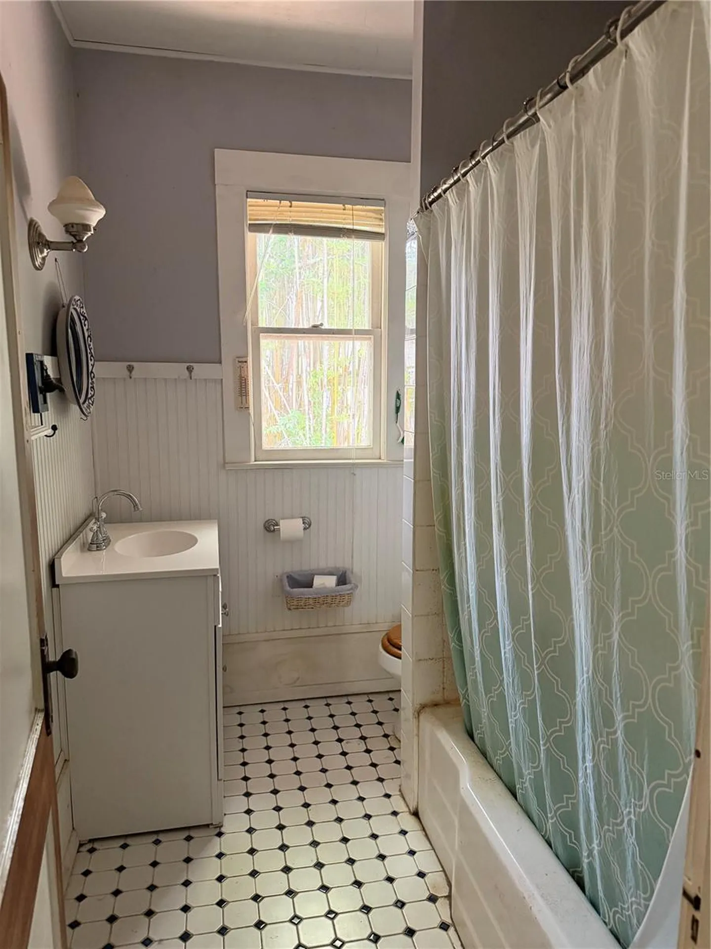 528 N Adelle Avenue Deland FL 32720