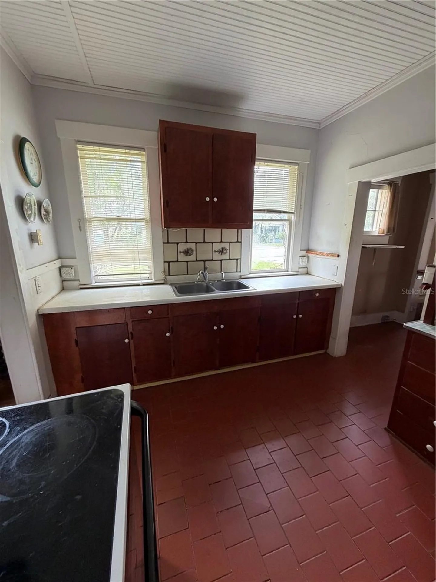 528 N Adelle Avenue Deland FL 32720