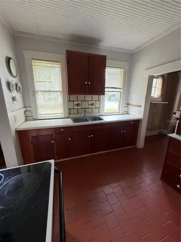 528 N Adelle Avenue Deland FL 32720