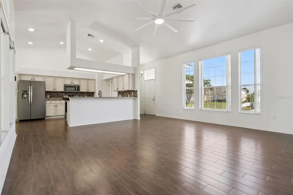 5549 Loma Vista Loop Loughman FL 33858