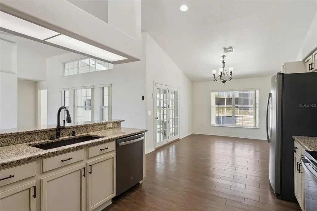 5549 Loma Vista Loop Loughman FL 33858