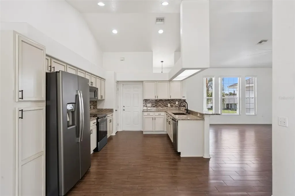 5549 Loma Vista Loop Loughman FL 33858