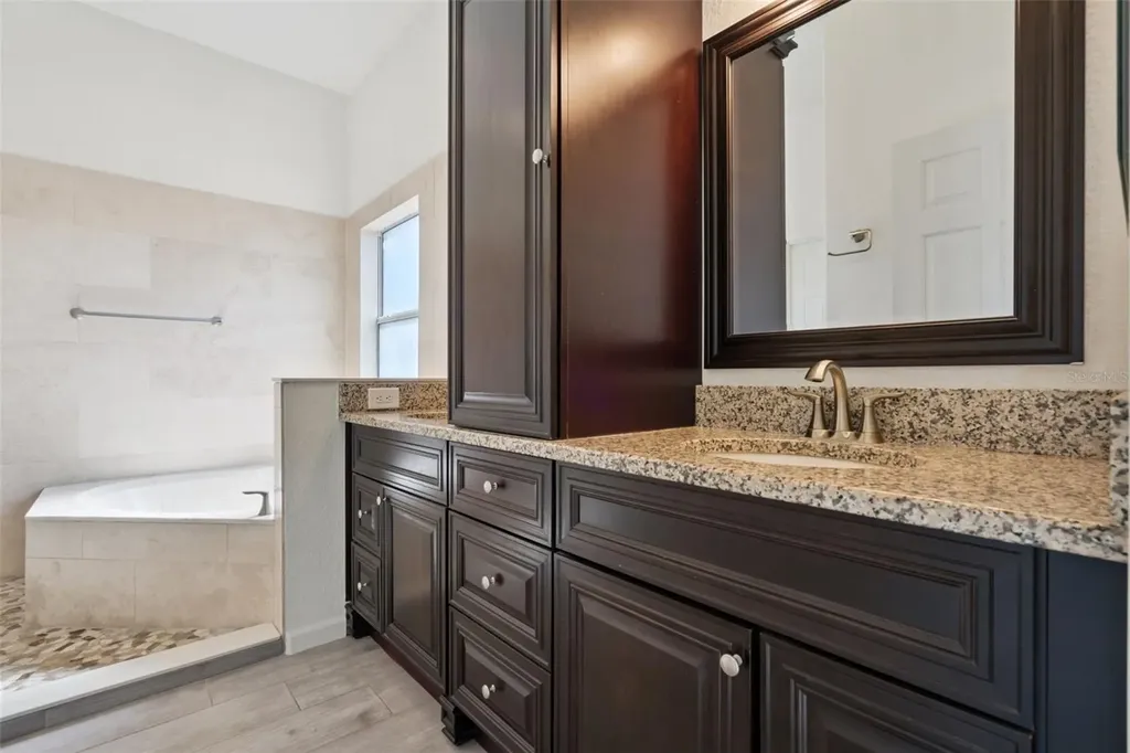 5549 Loma Vista Loop Loughman FL 33858