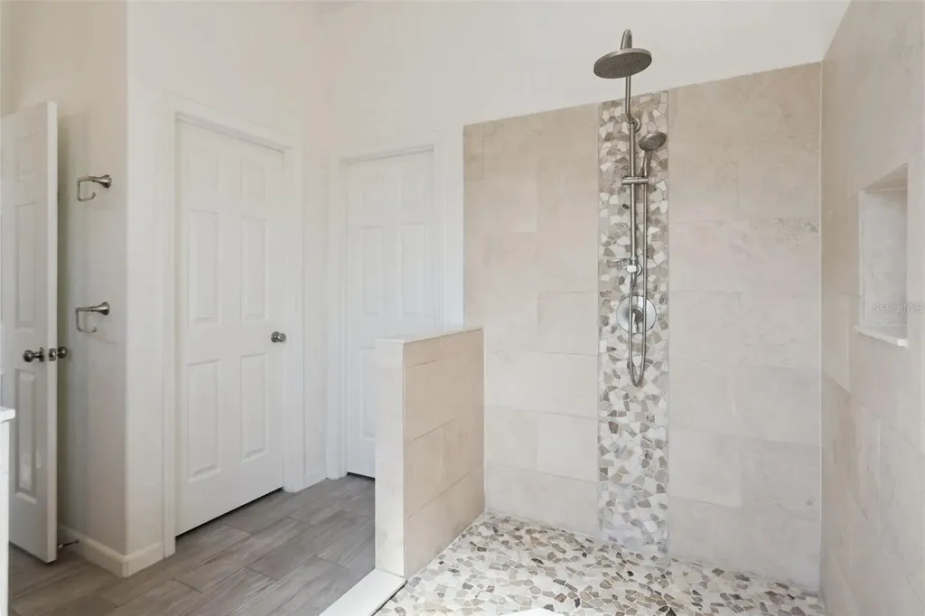 5549 Loma Vista Loop Loughman FL 33858