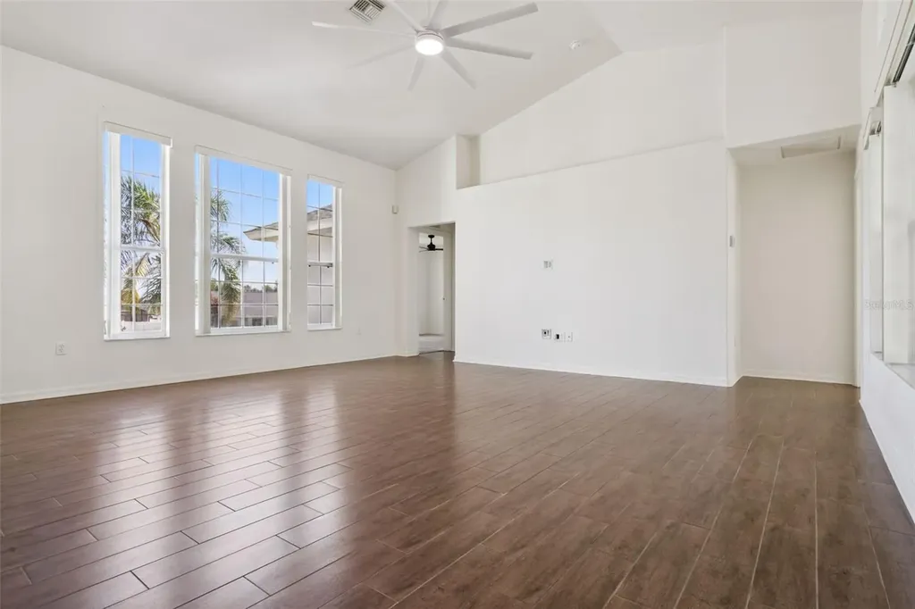 5549 Loma Vista Loop Loughman FL 33858