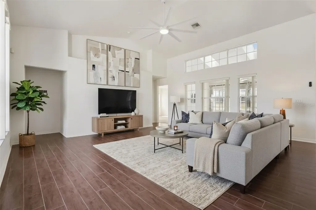 5549 Loma Vista Loop Loughman FL 33858