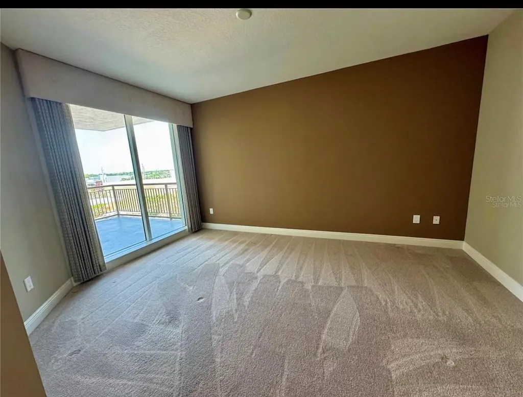 800 N Tamiami Trail Sarasota FL 34236