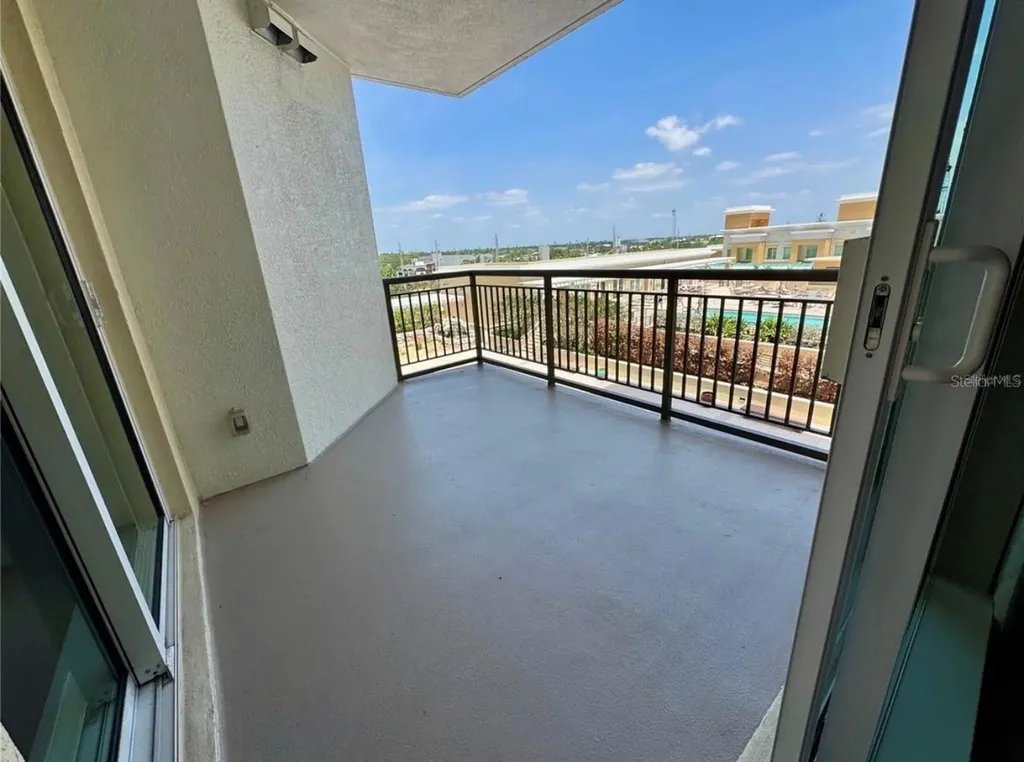 800 N Tamiami Trail Sarasota FL 34236