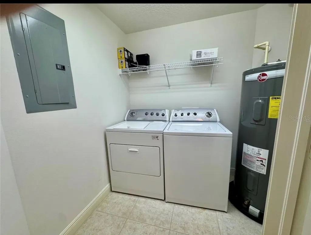 800 N Tamiami Trail Sarasota FL 34236