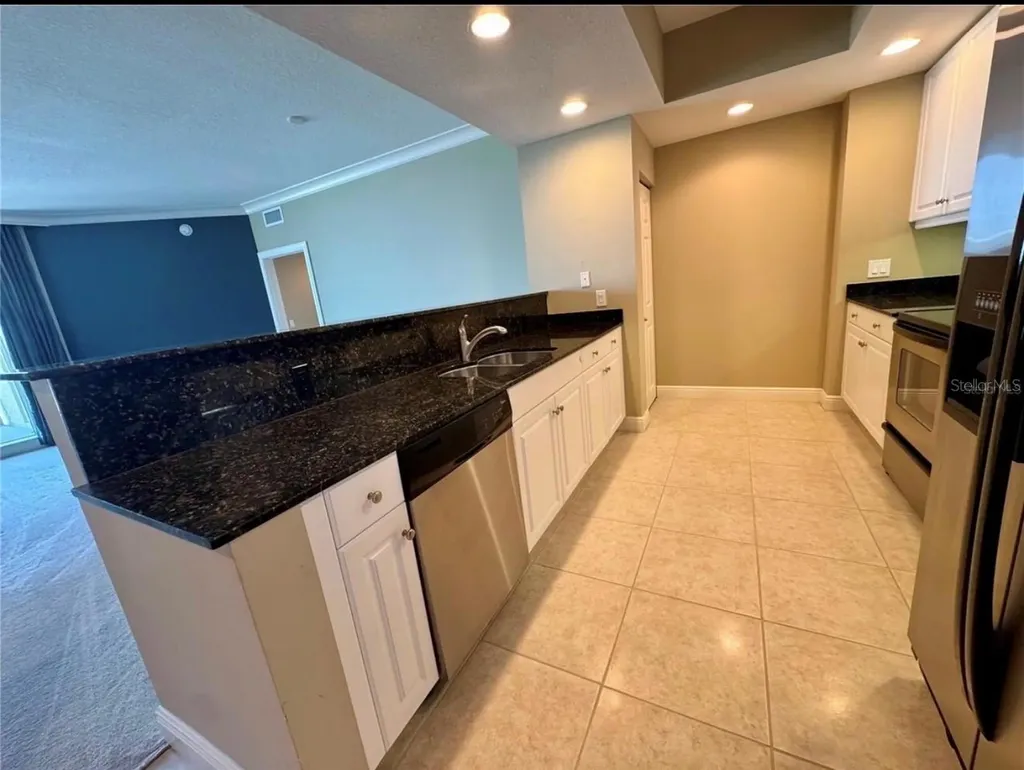 800 N Tamiami Trail Sarasota FL 34236