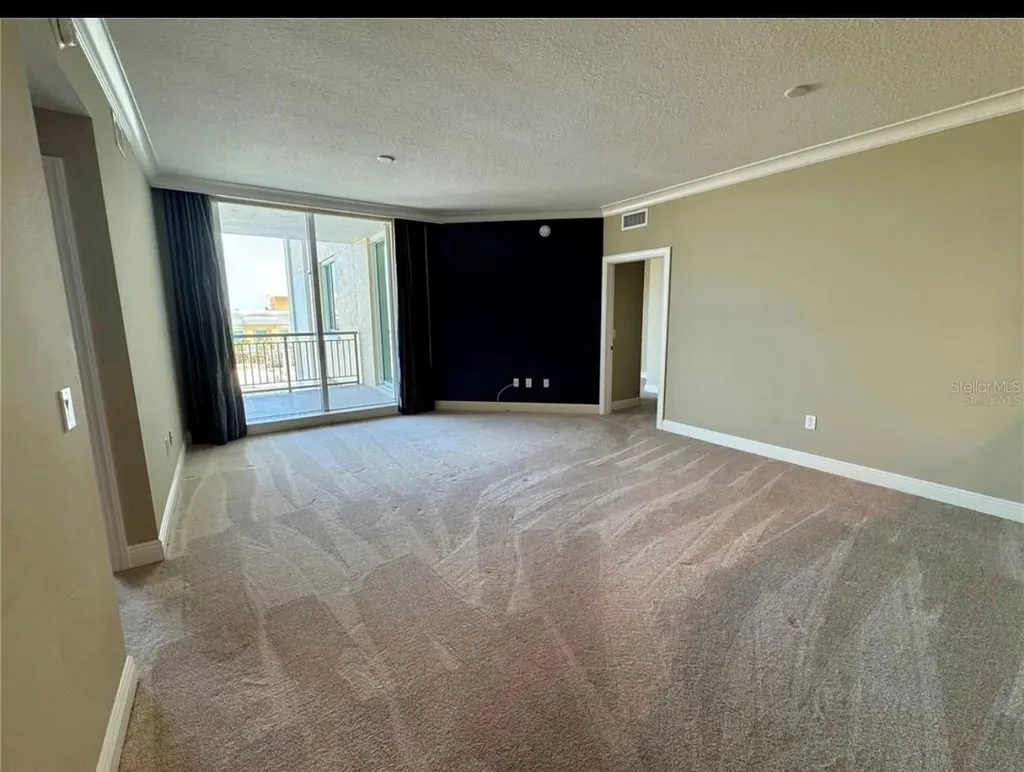 800 N Tamiami Trail Sarasota FL 34236