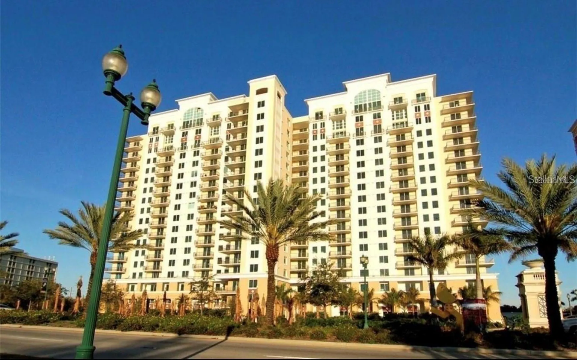 800 N Tamiami Trail Sarasota FL 34236