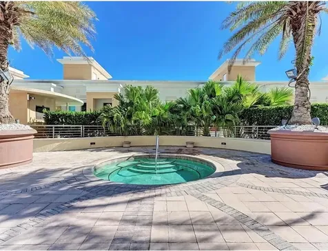 800 N Tamiami Trail Sarasota FL 34236
