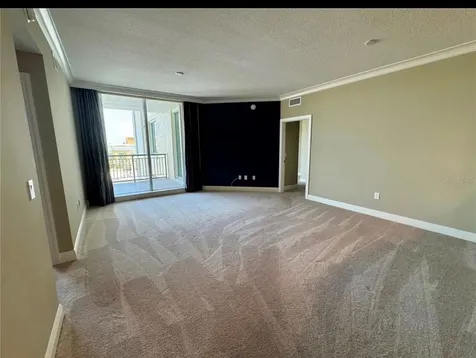 800 N Tamiami Trail Sarasota FL 34236