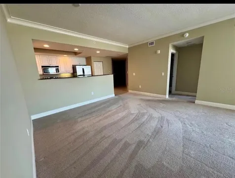 800 N Tamiami Trail Sarasota FL 34236