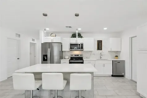 3530 Goodrich Avenue Sarasota FL 34234