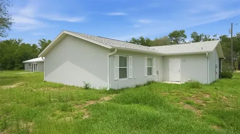30 Maple Course Ocklawaha FL 32179