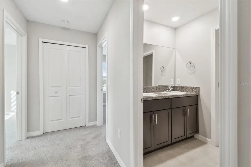 5452 Rainwood Meadows Drive Apollo Beach FL 33572
