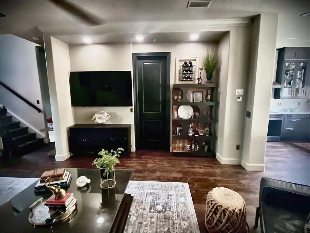 6013 Bowen Daniel Tampa FL 33616