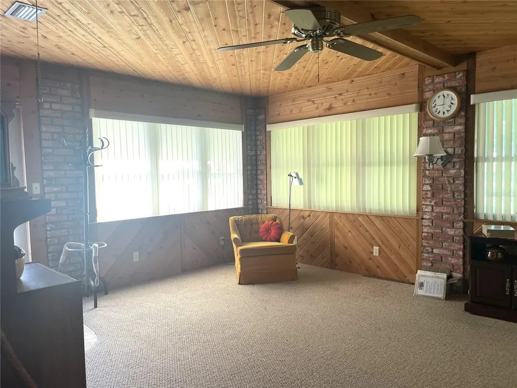 4691 Cr 118 Wildwood FL 34785