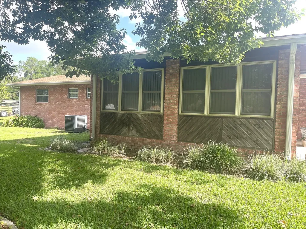 4691 Cr 118 Wildwood FL 34785