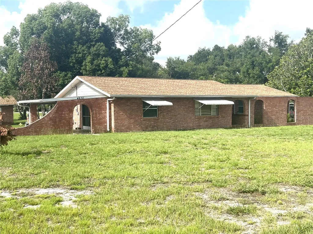 4691 Cr 118 Wildwood FL 34785