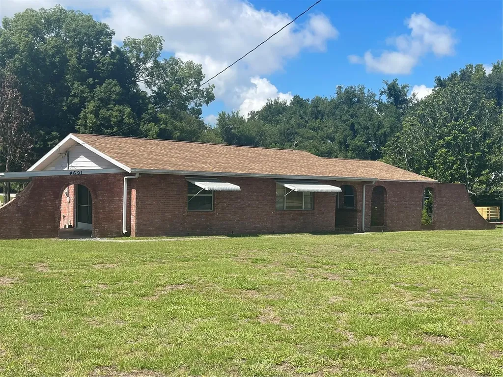 4691 Cr 118 Wildwood FL 34785