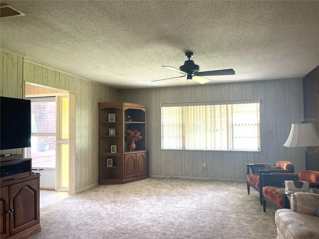 4691 Cr 118 Wildwood FL 34785