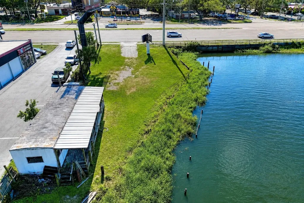 1214 W Brandon Boulevard Brandon FL 33511