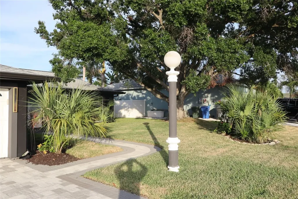 1019 Spindle Palm Way Apollo Beach FL 33572