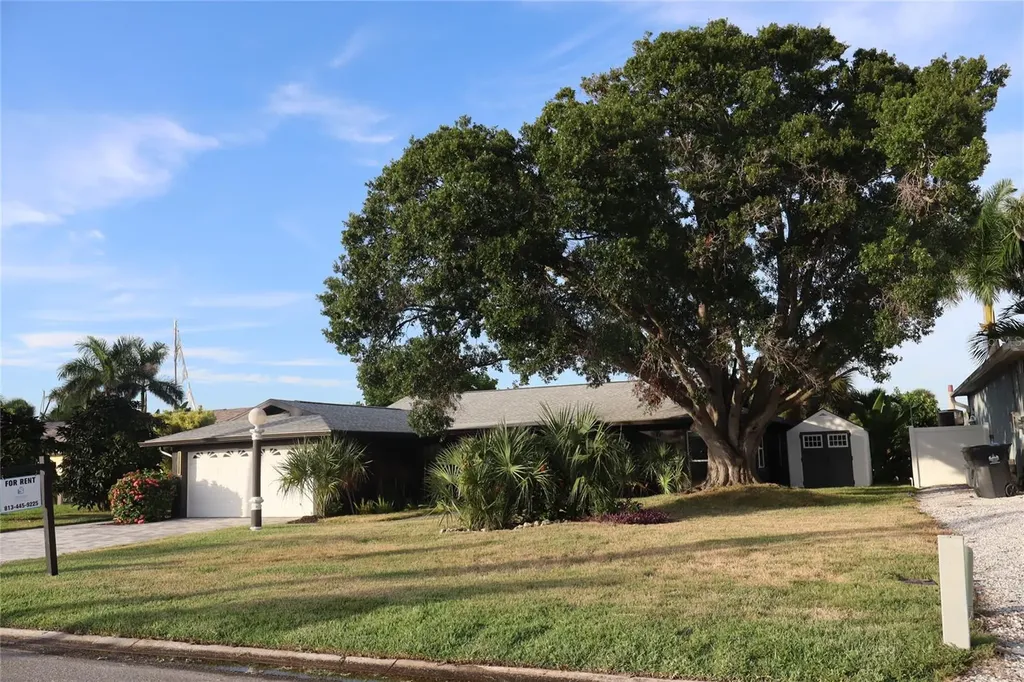 1019 Spindle Palm Way Apollo Beach FL 33572