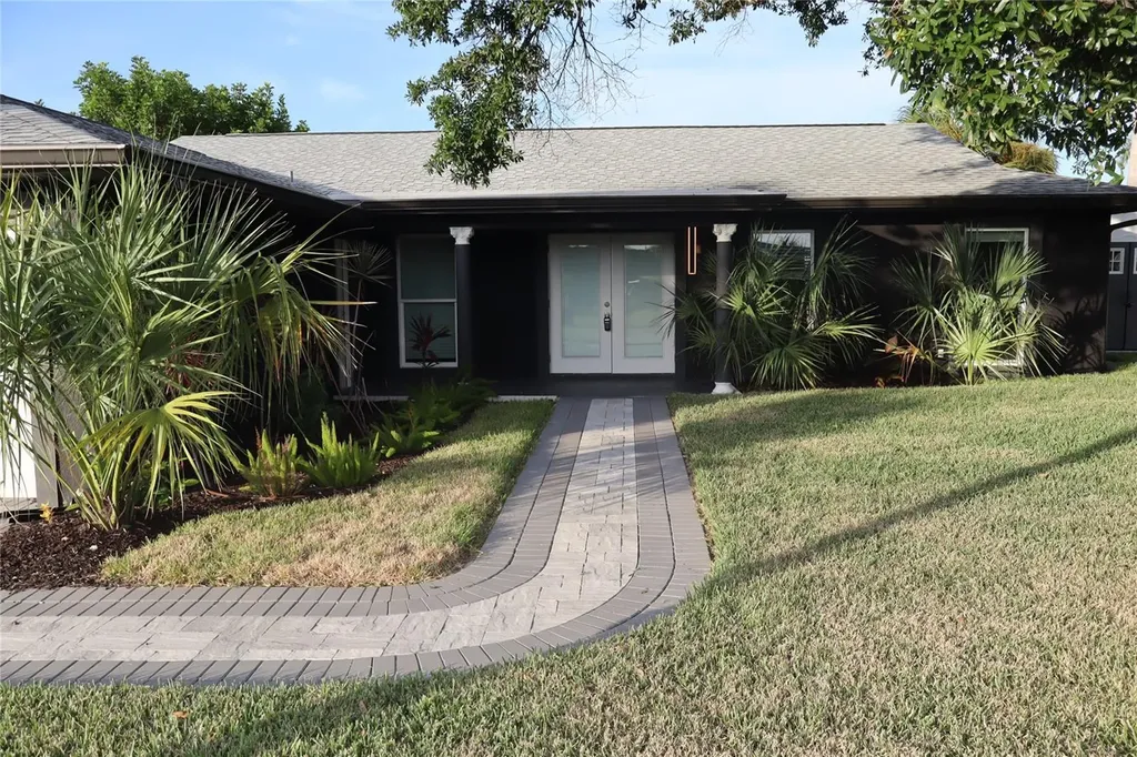 1019 Spindle Palm Way Apollo Beach FL 33572