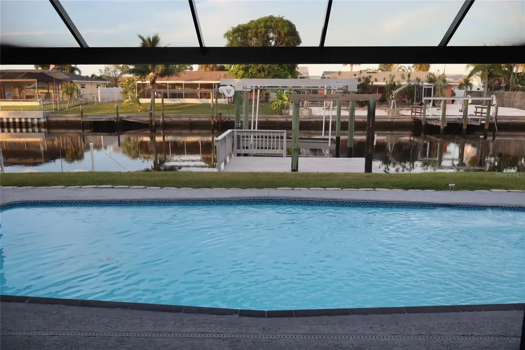 1019 Spindle Palm Way Apollo Beach FL 33572