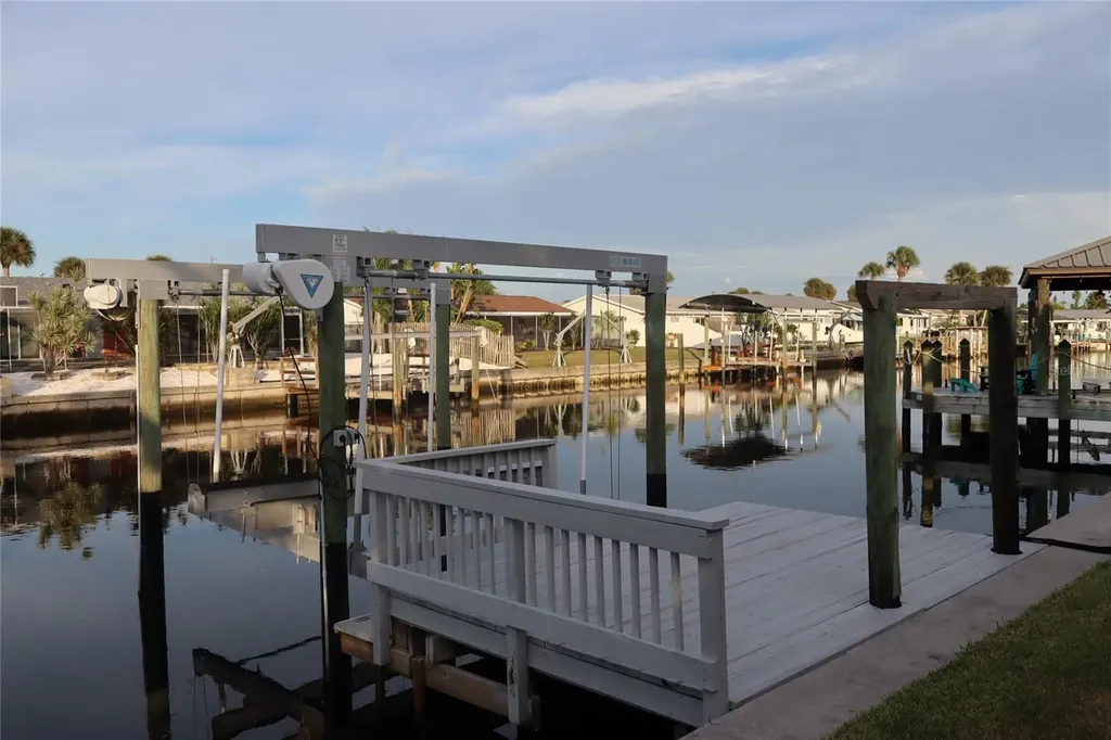 1019 Spindle Palm Way Apollo Beach FL 33572
