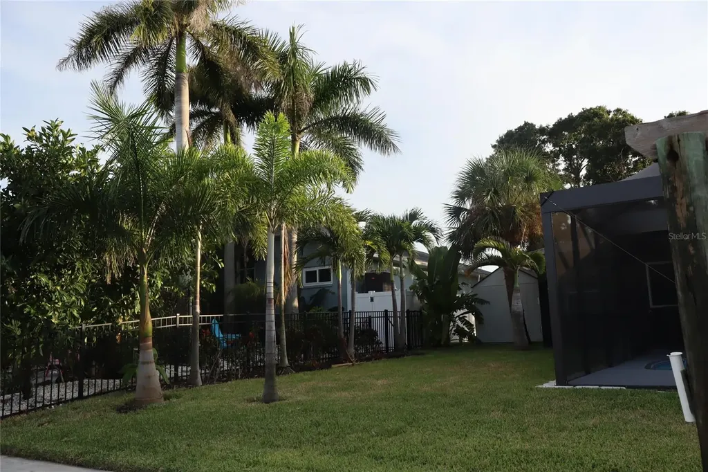 1019 Spindle Palm Way Apollo Beach FL 33572