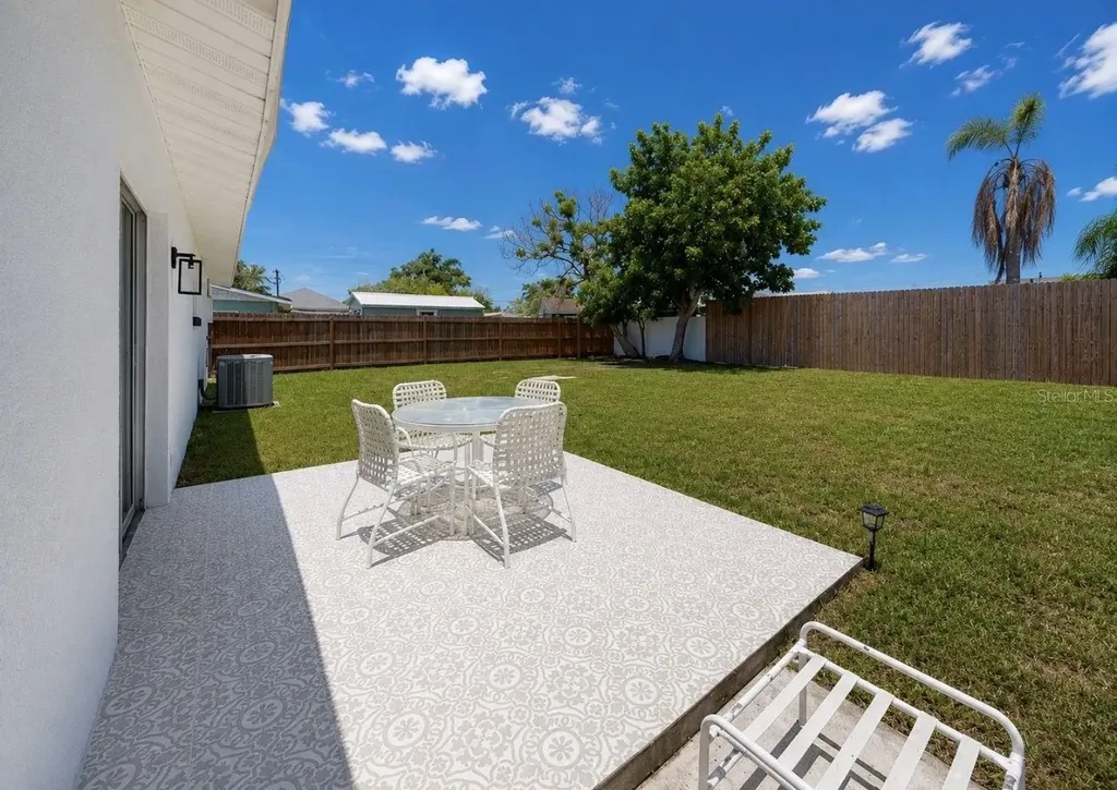 485 Florida Circle N Apollo Beach FL 33572