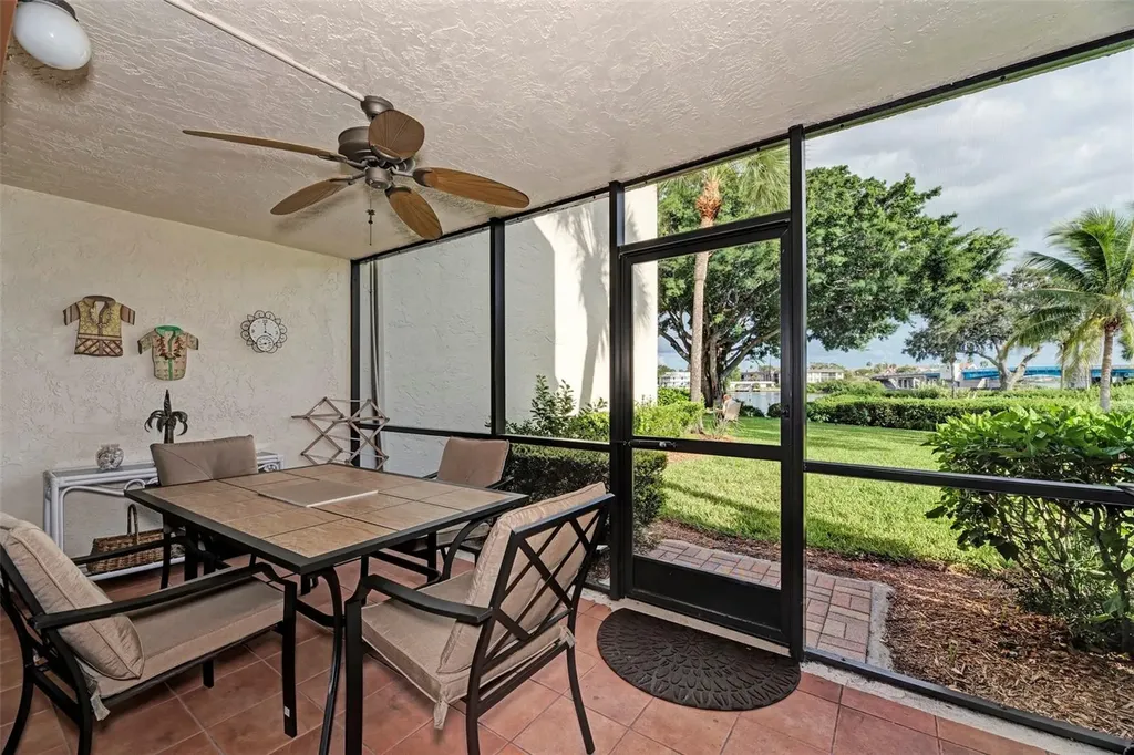 1800 Cove II Place Sarasota FL 34242