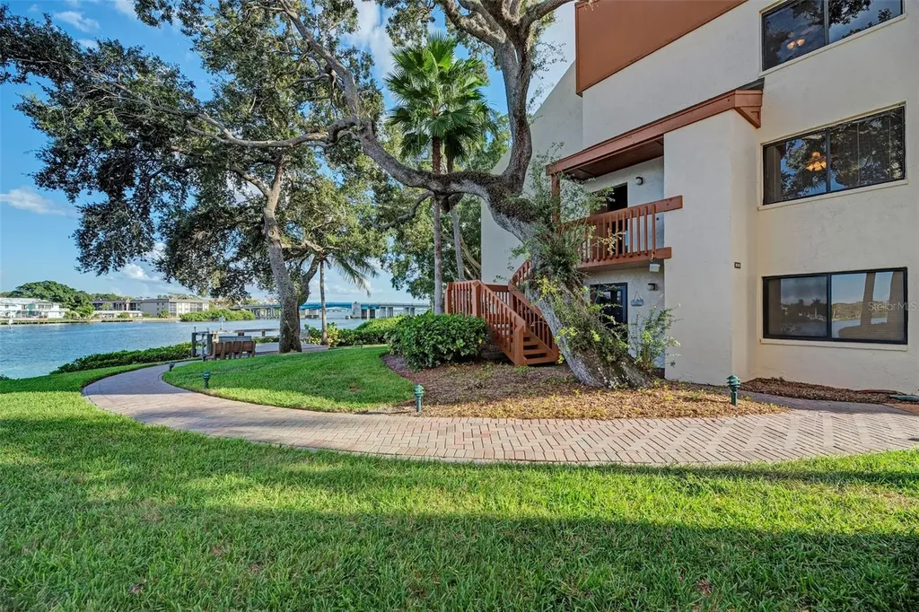 1800 Cove II Place Sarasota FL 34242
