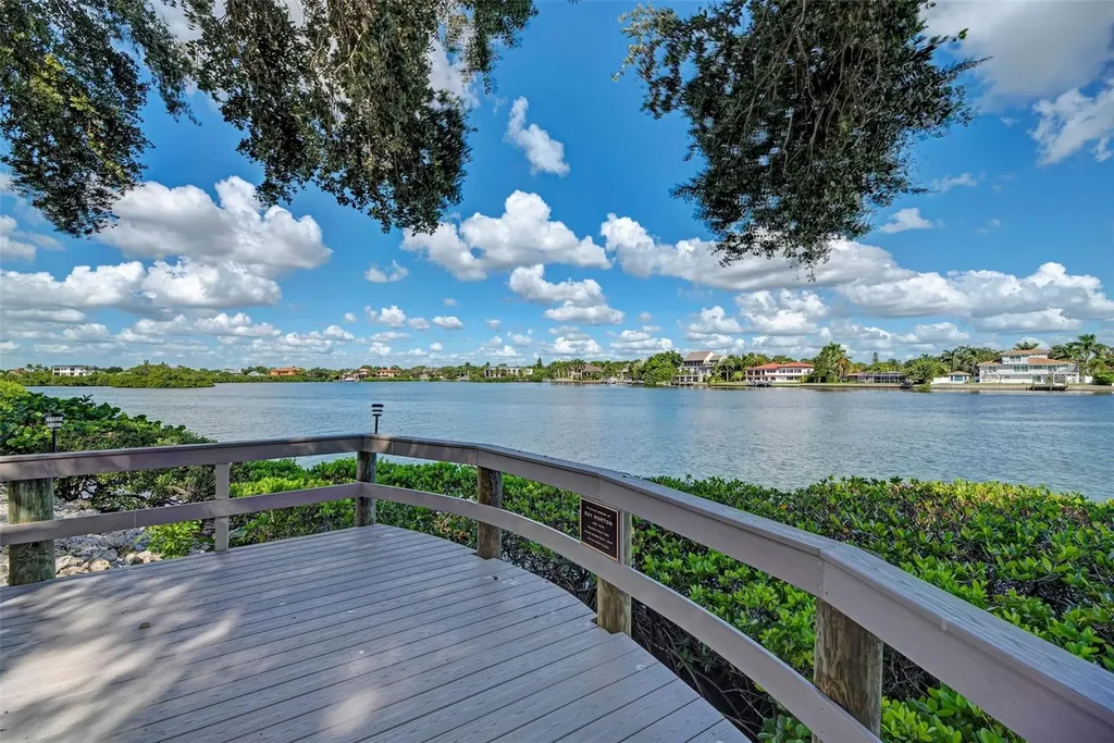 1800 Cove II Place Sarasota FL 34242