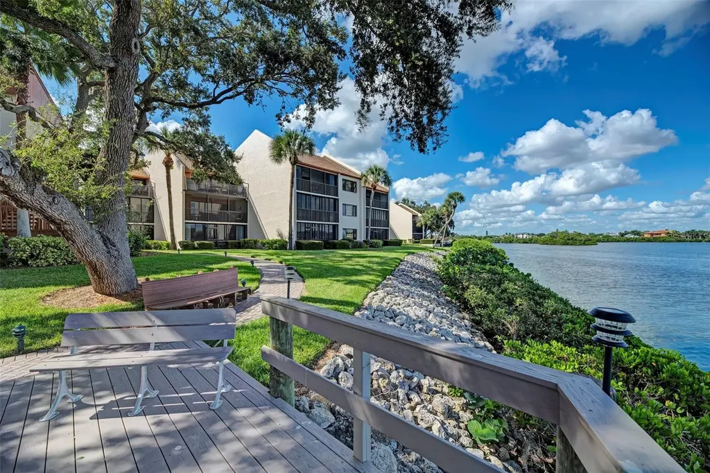 1800 Cove II Place Sarasota FL 34242