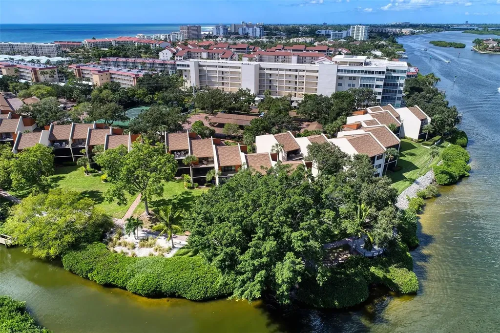 1800 Cove II Place Sarasota FL 34242