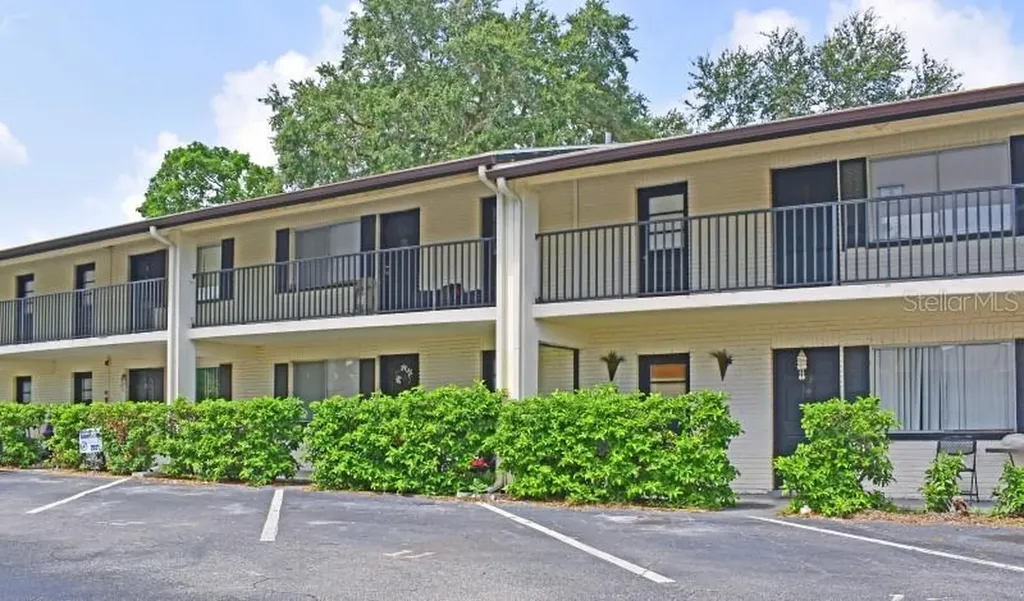 2 N Fernwood Avenue Clearwater FL 33765